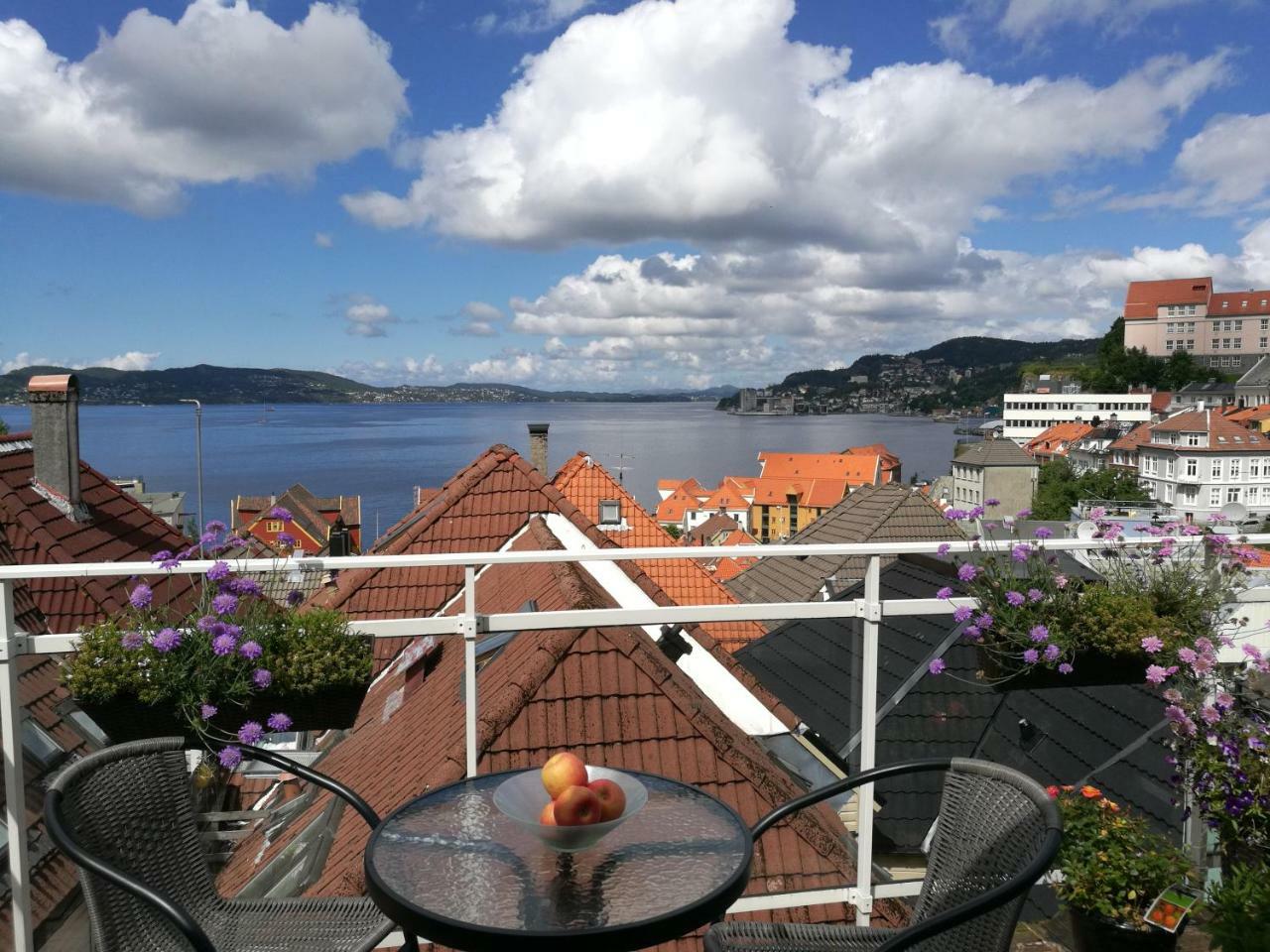 Penthouse With Perfect Location And Spectacular View Apartment Bergen Bagian luar foto